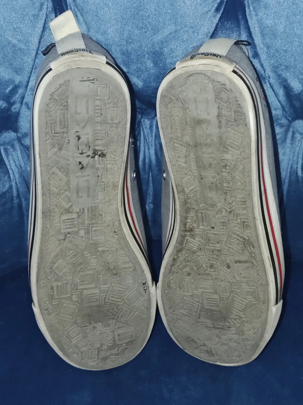 Skicks Unisex Ohio State Women's 10 Men's 8 Low Top Canvas Sneakers Gray & White